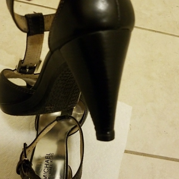 Michael Kors Black Shoes Size 9M - Picture 7 of 7